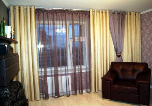 Какие шторы подойдут к светлым обоям и темной мебели. Особенности правильного выбора