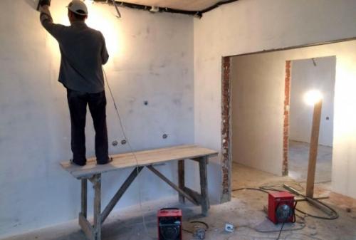 Можно ли клеить обои зимой. Сложности приклеивания обоев зимой