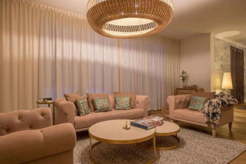 Спальня гостиная 2022. Новинки дизайна гостиной 2022 года: 140 фото идей оформления интерьера