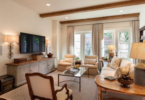 Гостиная в бежевых тонах. 15 интересных идей дизайна гостиной в бежевых тонах