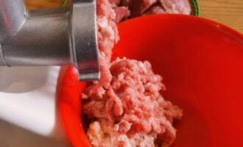 Что добавить в фарш для пельменей, чтобы он был сочным. Фарш для пельменей – 7 вкусных рецептов в домашних условиях