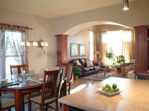 Какие конструкции и материалы можно использовать для разделения кухни и спальни. Способы зонирования