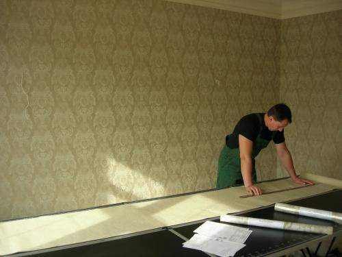 Возможно ли поклеить новые обои на старые обои. Можно ли клеить обои поверх обоев