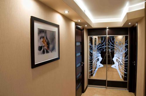 Преимущества отказа от обоев в прихожей: как сэкономить время и деньги 12