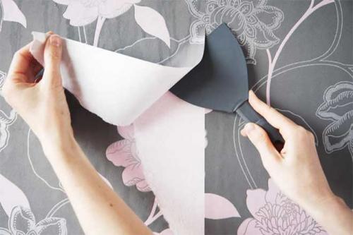 Можно ли клеить обои в два слоя. Удаление старого покрытия