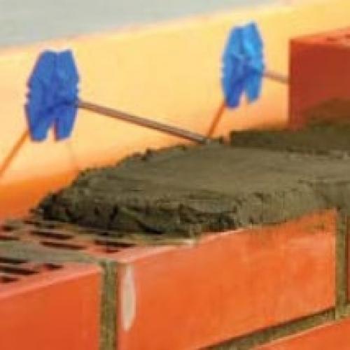 Чем заполняют зазор между газоблоком и облицовочным кирпичом. Как правильно выполнить связь газобетона и кирпича? 02 Чем заполняют зазор между газоблоком и облицовочным кирпичом. Как правильно выполнить связь газобетона и кирпича? 02