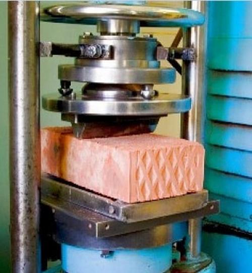 Чем заполняют зазор между газоблоком и облицовочным кирпичом. Как правильно выполнить связь газобетона и кирпича? 06 Чем заполняют зазор между газоблоком и облицовочным кирпичом. Как правильно выполнить связь газобетона и кирпича? 06