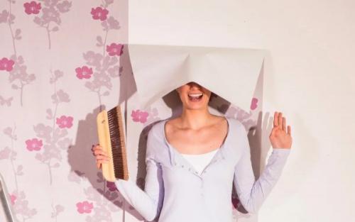 Можно ли клеить обои на обои под покраску. Поклейка обоев на крашеные ранее стены – можно ли это делать