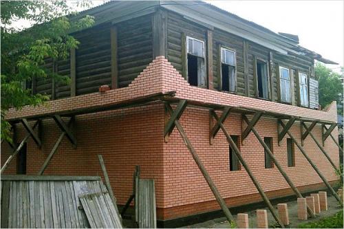 Облицовка старого дома кирпичом. Как обложить дом кирпичом