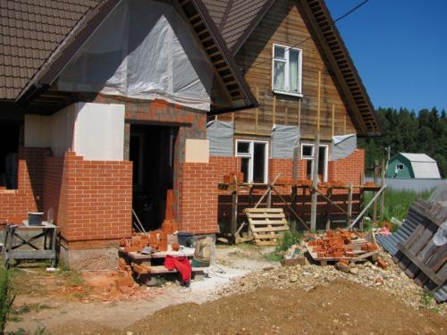 Как обложить дом кирпичом своими руками. Технология облицовки дома кирпичом своими руками