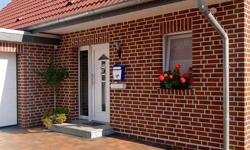 Как обложить дом кирпичом своими руками. Технология облицовки дома кирпичом своими руками