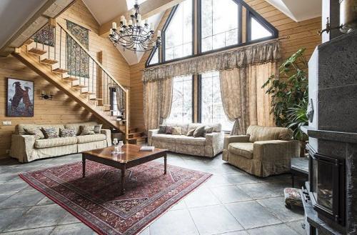 Сборка домов из клееного бруса. Сборка первого этажа дома с крыльцом и верандой 03 Сборка домов из клееного бруса. Сборка первого этажа дома с крыльцом и верандой 03