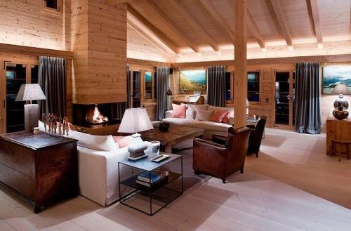 Сборка домов из клееного бруса. Сборка первого этажа дома с крыльцом и верандой 06 Сборка домов из клееного бруса. Сборка первого этажа дома с крыльцом и верандой 06