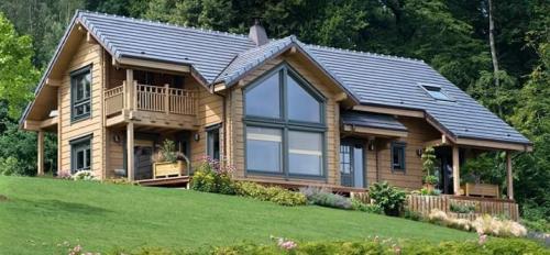 Первый венец дома из профилированного бруса. Сборка дома из бруса – укладка первого венца и стен