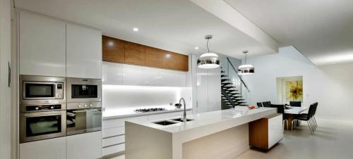 Дизайн кабинета в стиле Минимализм: основные принципы и вдохновение 08 Дизайн кабинета в стиле Минимализм: основные принципы и вдохновение 08