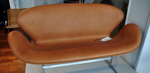 Как превратить маленький кабинет с диваном в функциональное пространство 09