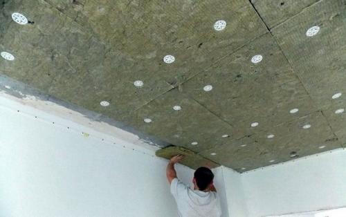 Какую плотность утеплителя выбрать для потолка. Плитные утеплители