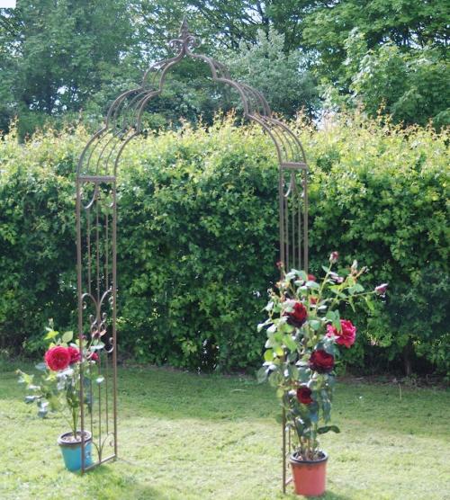 Во дворе арки. Садовая арка — советы и инструкции по постройке своими руками (120 фото-идей)