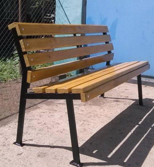 Как сделать садовую скамейку из профильной трубы. Лавочка из профильной трубы своими руками 02