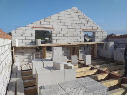 Долговечны ли дома из пеноблоков и как они себя показывают со временем. Плюсы строительства дома из пенобетонных блоков