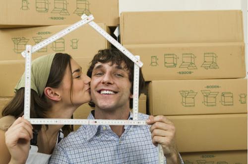 Хорошо ли сохраняется тепло и защищает от шумов дом из пеноблоков. Рассказывем подробно, как сделать звукоизоляцию правильно