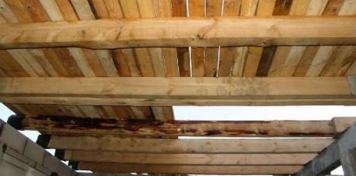 Усиление балок перекрытия фанерой. Поставить дополнительные деревянные балки