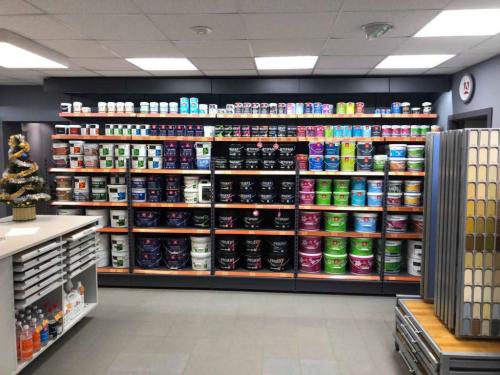 Чем лучше покрыть пол в деревянном доме. Инструменты для покрытия пола в деревянном доме