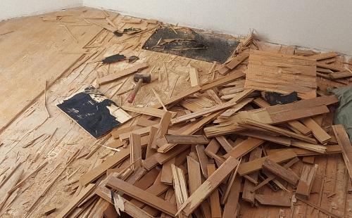 Чем выровнять деревянный пол под линолеум. Выравнивание деревянного пола: 6 способов исправить кривое положение