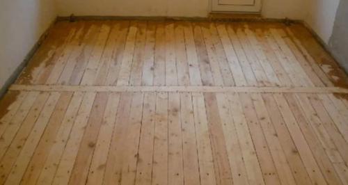 Как выровнять деревянный пол рубанком. Как выровнять деревянный пол не срывая с помощью инструментов