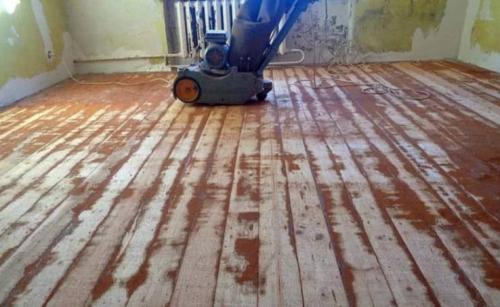 Как выровнять деревянный пол рубанком. Как выровнять деревянный пол не срывая с помощью инструментов