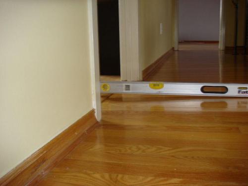 Прогнулся пол в деревянном доме. Половые проблемы деревянных перекрытий. Устраняем батутность, прогиб, уклон 14