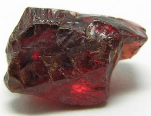 Натуральный гранат камень. Как отличить настоящий гранат от искусственного