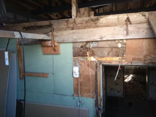 Погреб в частном доме. Погреб из кирпича в частном доме своими руками в построенном уже доме