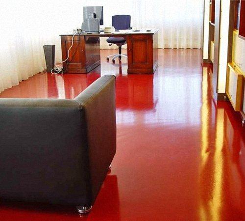 Как укрепить деревянный пол. Стяжка при помощи самодельных деревянных клиньев 07