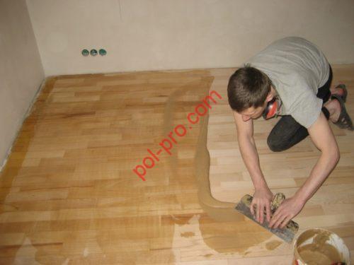 Как отреставрировать деревянный пол. Устранение трещин между половицами и скрипа досок