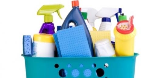 Как предотвратить разводы при удалении грунтовки с матового стекла. Матированное стекло разъело моющее средство, как исправить. Как полностью отмыть поверхность матового стекла от жирных пятен. Обычная чистка матового стекла