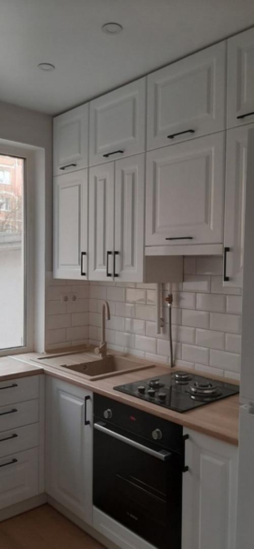 Буквально на днях нам установили кухню. 02