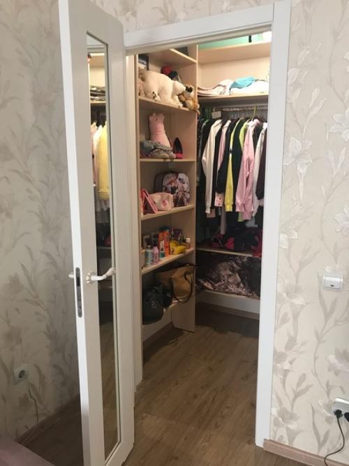 Купил себе квартиру во вторичке с готовым ремонтом, то есть заселяйся и живи. 04