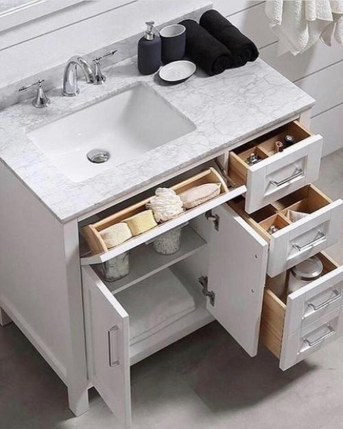 Удобные ящички и ниши в санузле для хранения различных мелочей. 02