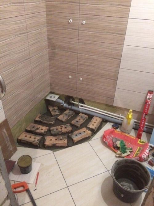 Сделал ремонт в душе своими руками, это моя первая работа, строго не судите. 03