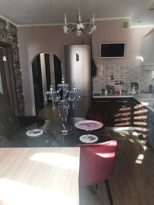 Купил себе квартиру во вторичке с готовым ремонтом, то есть заселяйся и живи. 07