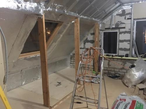 Мы с мужем давно о спальне на мансарде мечтали. 02