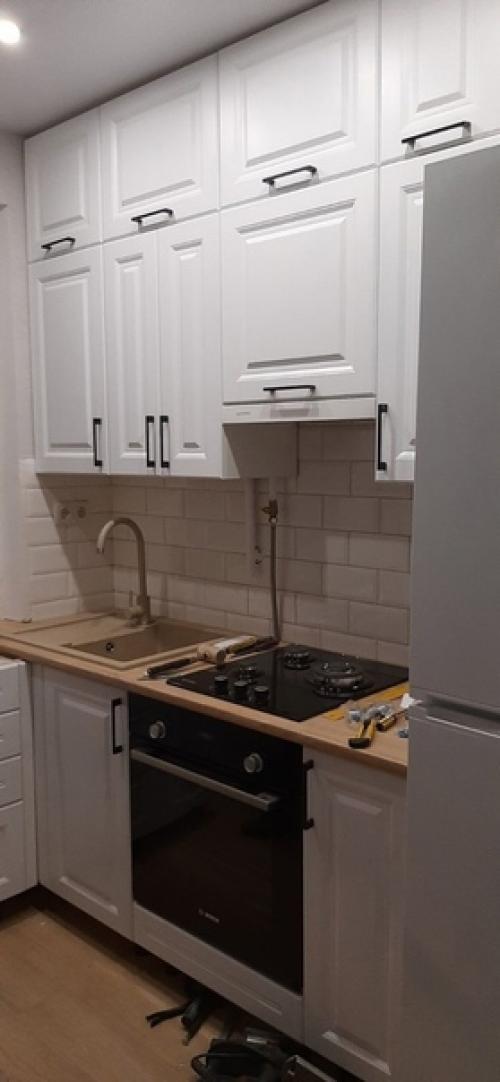 Буквально на днях нам установили кухню. 01