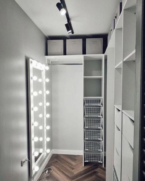 Было небольшое помещение, изначально использовали как подсобку. 03