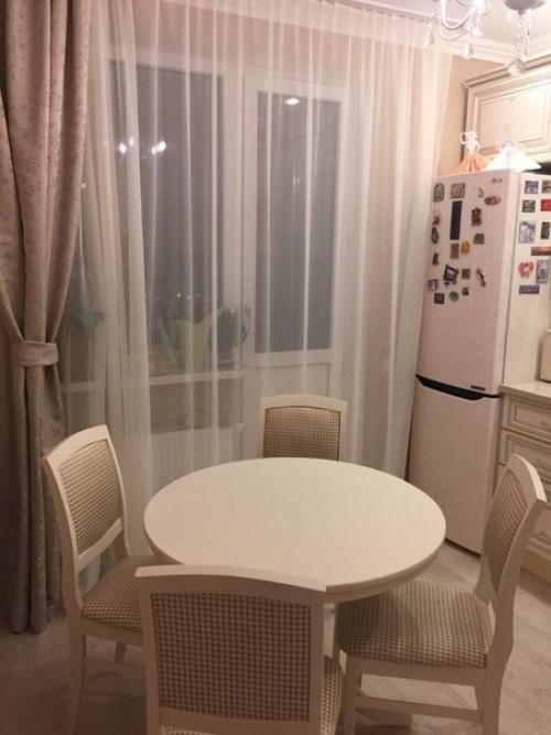 Наша кухня с кучей разнообразных узоров и орнаментов, всегда мечтала о таком стиле.