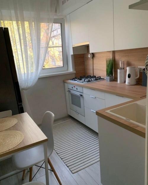 Вложили в эту кухню не только кучу денег и времени, а ещё и душу. 01