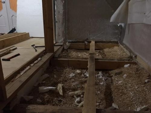 Мы с мужем давно о спальне на мансарде мечтали. 01