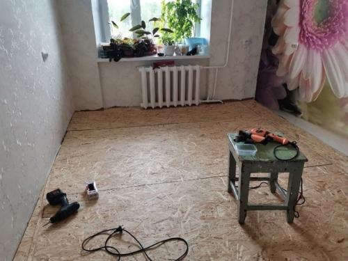 Бюджет был небольшой, но смогли оформить милую и уютную детскую комнату. 02