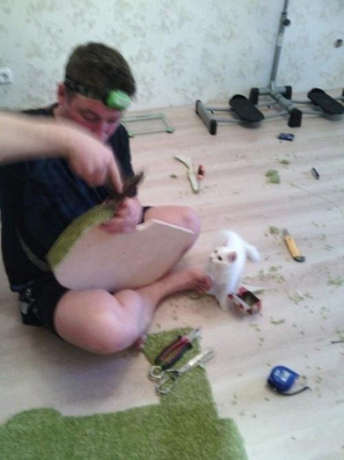 Заказчик всё держал под своим контролем, не на секунду не отходил. 01