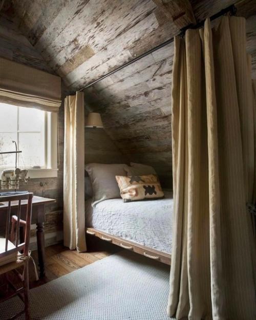 Мы представляем несколько практичных идей для организации помещения на мансардном этаже. 06